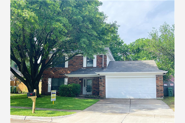 616 Valley Spring Drive, Arlington