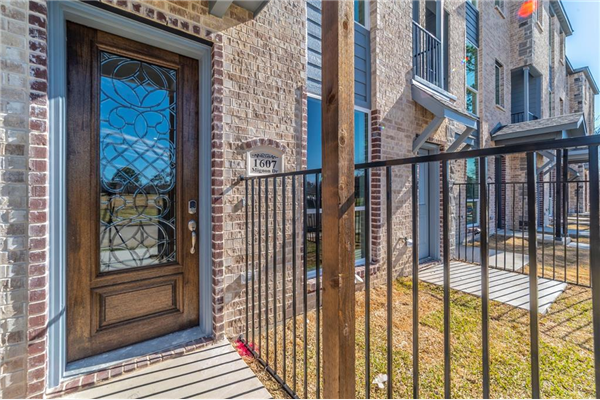 1607 Mignon Drive, Arlington