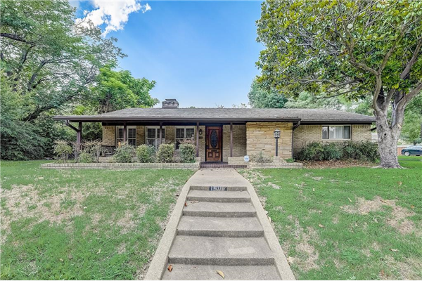 1406 Capetown Drive, Grand Prairie