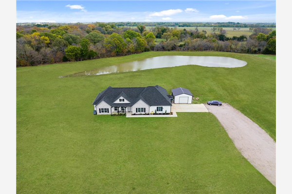 390 Paxton Road, Gunter