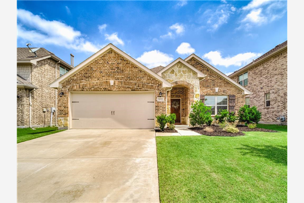 2072 Avondown Road, Forney
