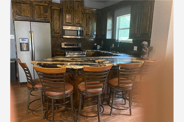298 Private Road 8503, Van