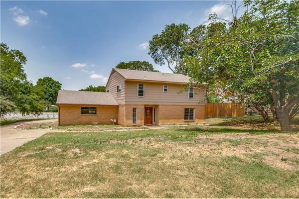 2210 Rock Creek Drive, Grand Prairie
