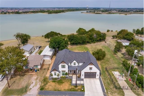 7637 W Shore Drive, The Colony