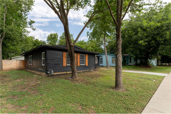 620 Samuels Lane, Arlington