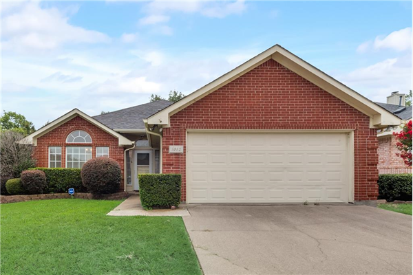 1612 Creekpark Trail, Arlington