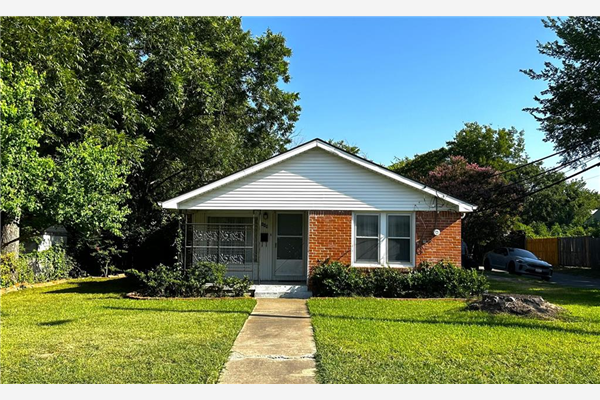 119 W Lake Street, Sherman