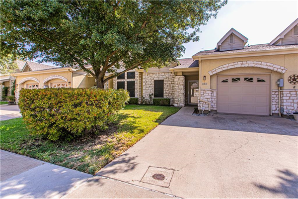 828 Beechcraft Avenue, Grand Prairie