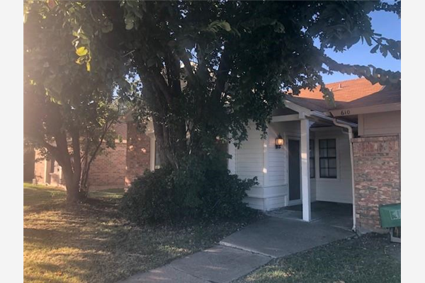 612 W Warrior Trail, Grand Prairie