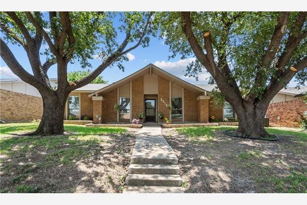 5213 Ragan Drive, The Colony