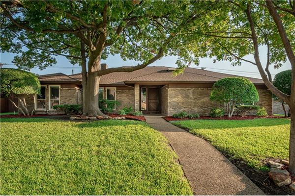 3027 Cross Bend Road, Plano