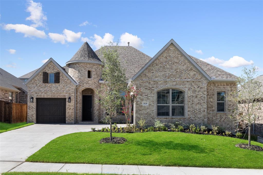 919 Hunters Creek Drive