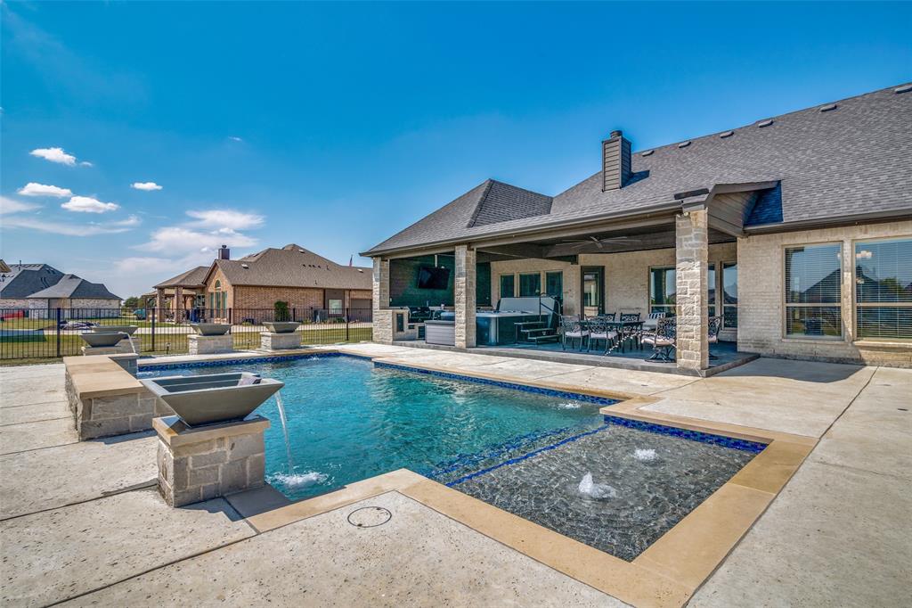 2515 Wincrest Drive