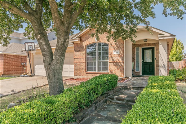 2551 Taos Drive, Grand Prairie