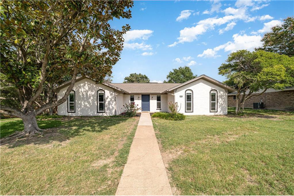 2308 Roundrock Trail, Plano