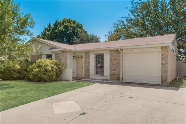 2220 Foxcroft Lane, Arlington