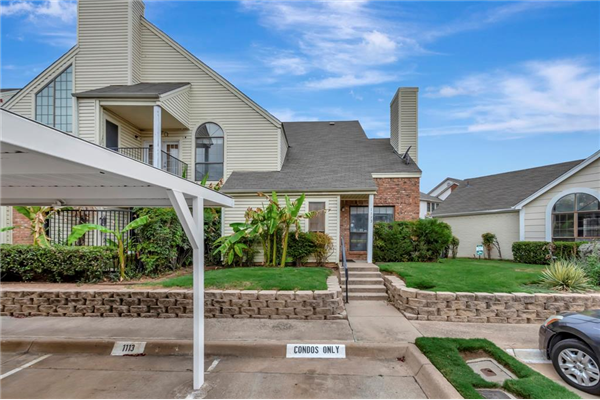 2428 Forest Brook Lane, Arlington