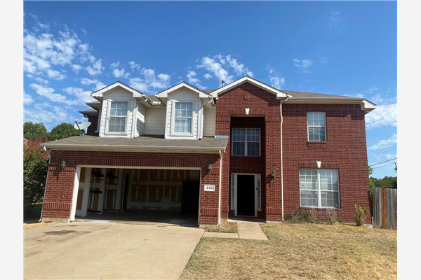 242 Saloon Drive, Grand Prairie