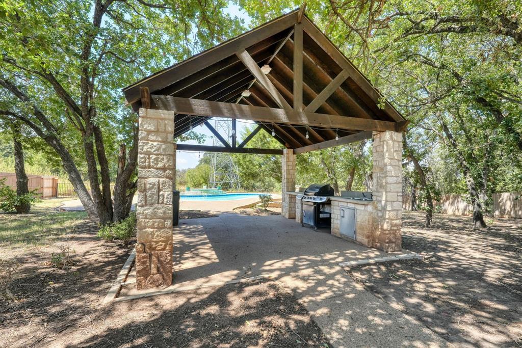 2812 Pinnacle Drive