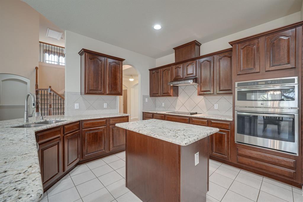 2812 Pinnacle Drive