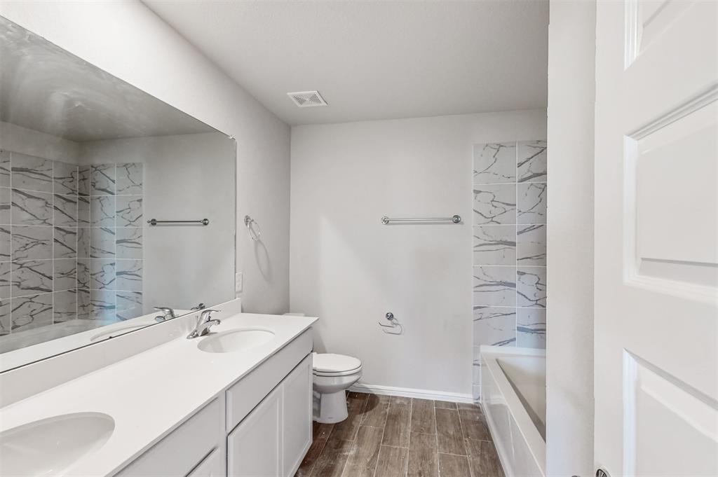 1316 Fox Glen Trail