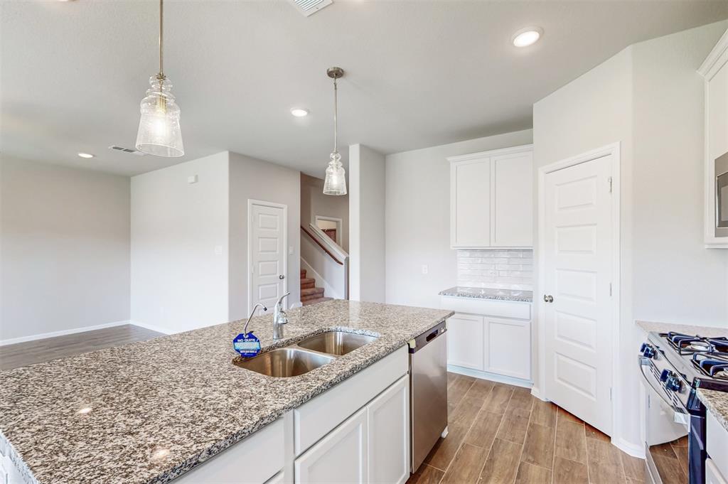1316 Fox Glen Trail