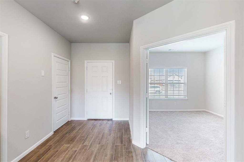 1316 Fox Glen Trail