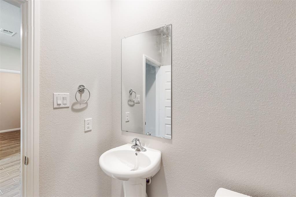 1316 Fox Glen Trail