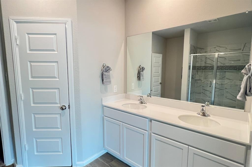 1316 Fox Glen Trail