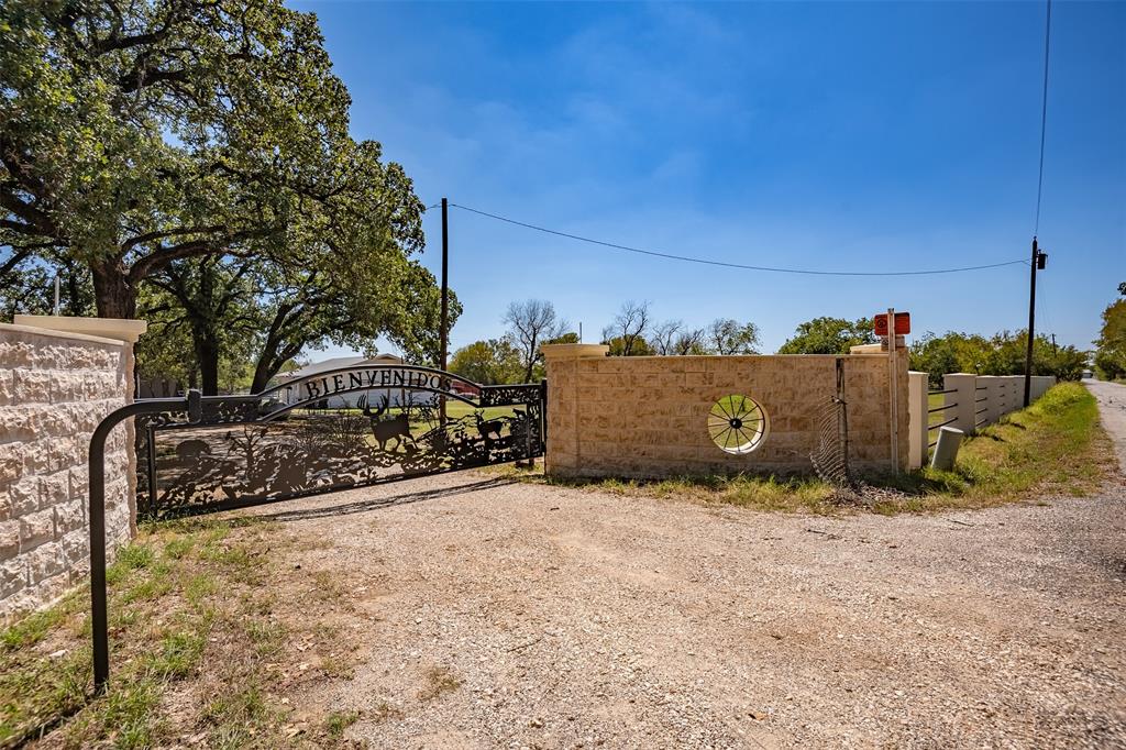 1736 Moore Road