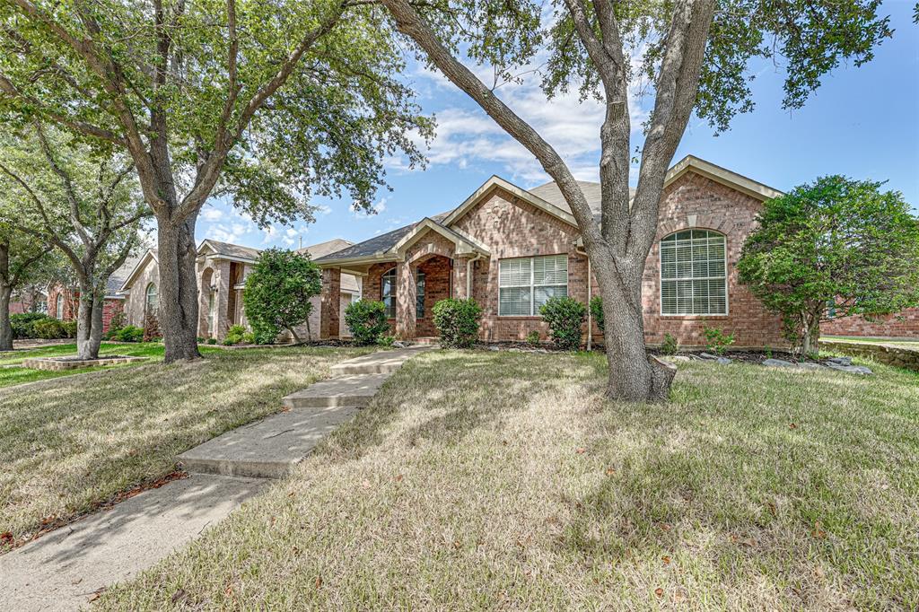 1920 Crestlake Drive