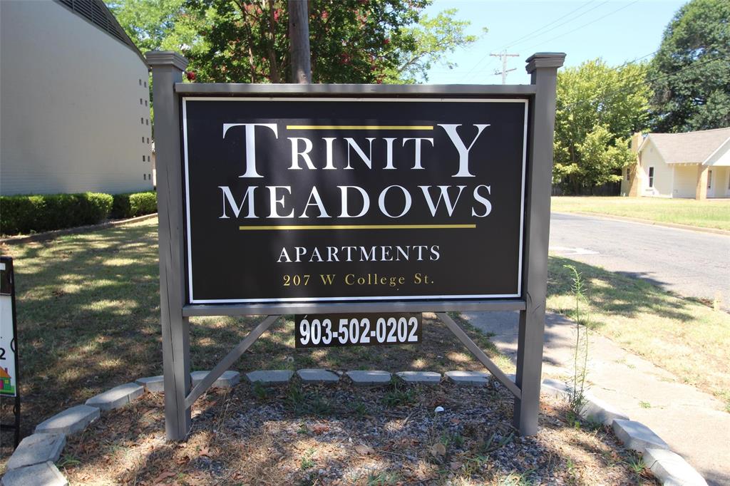 207 W College Street, #105