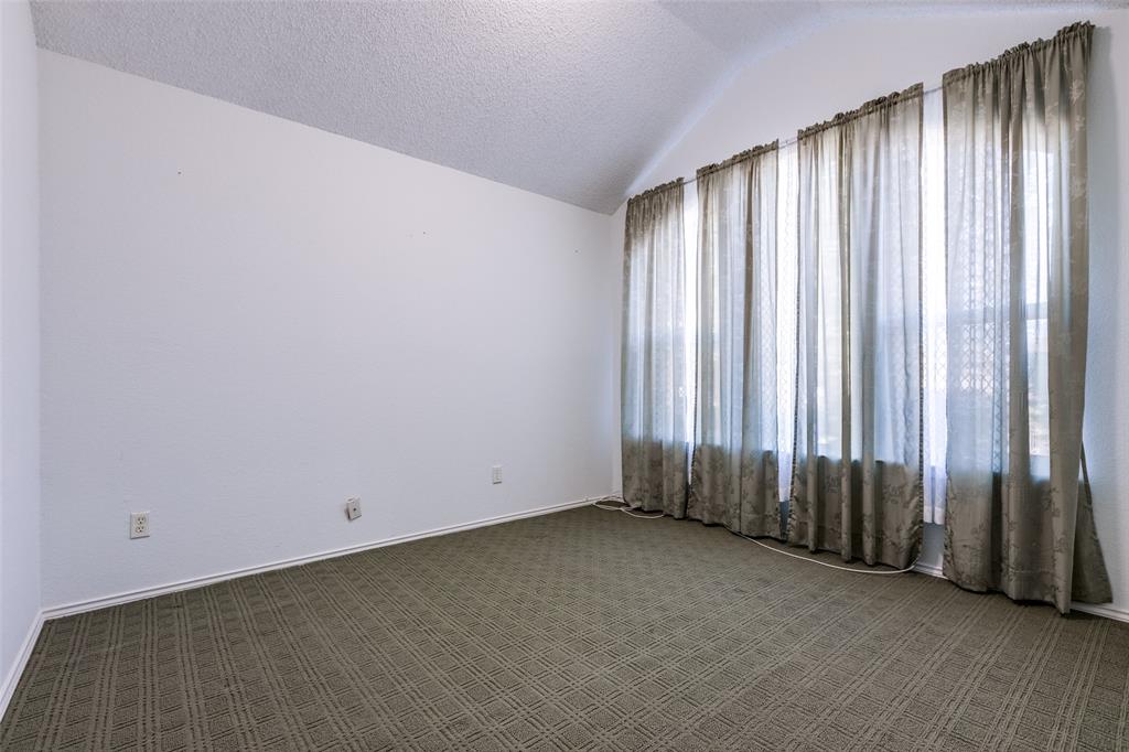 2924 Berry Hill