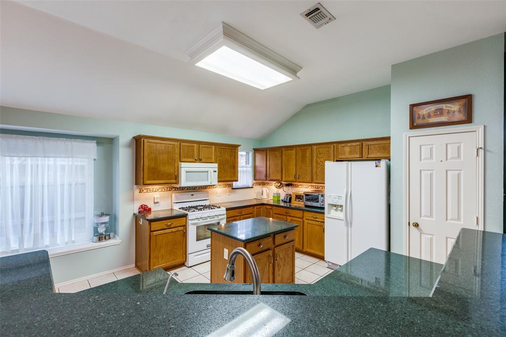 2924 Berry Hill
