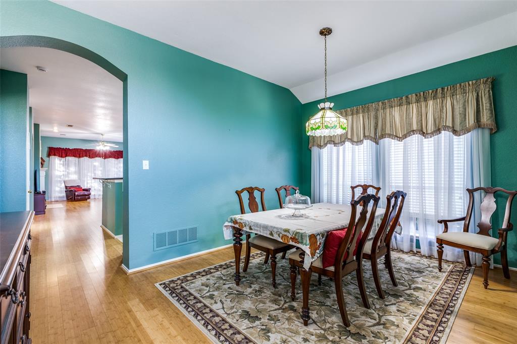 2924 Berry Hill