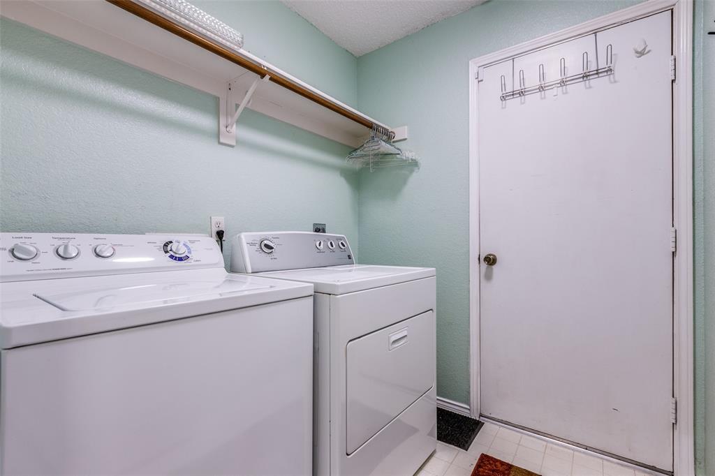 2924 Berry Hill