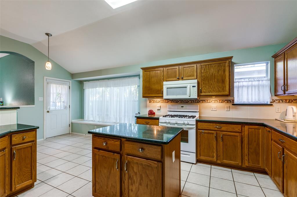 2924 Berry Hill