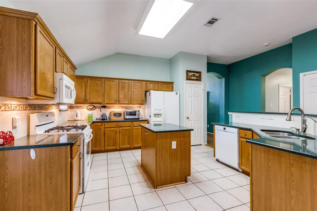 2924 Berry Hill