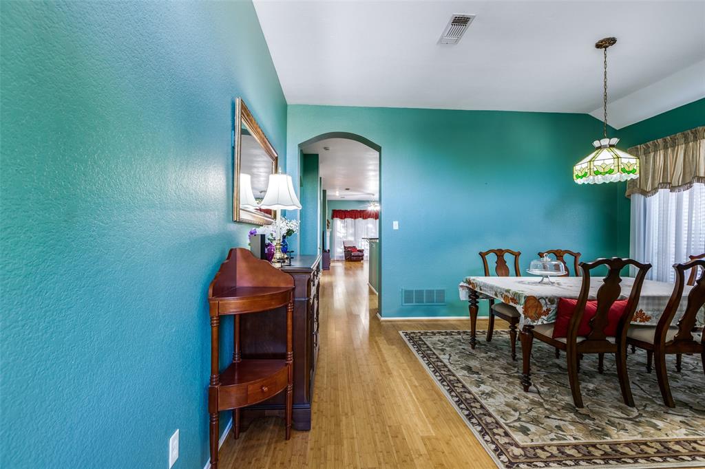2924 Berry Hill