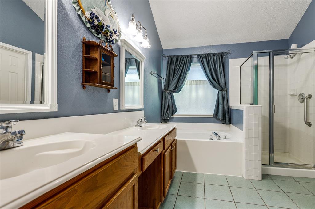 2924 Berry Hill