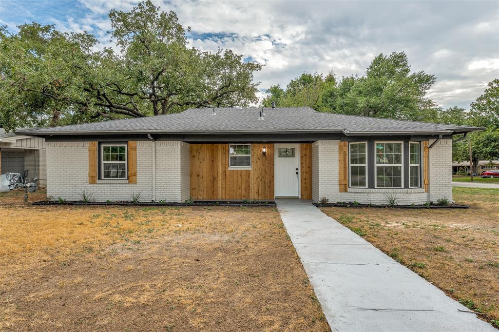 102 E Highland Drive