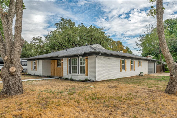 102 E Highland Drive, Irving