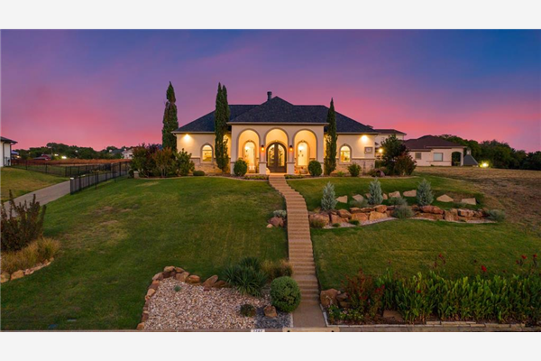 7242 Waters Edge Drive, The Colony