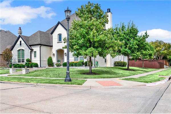 3131 Callander, The Colony