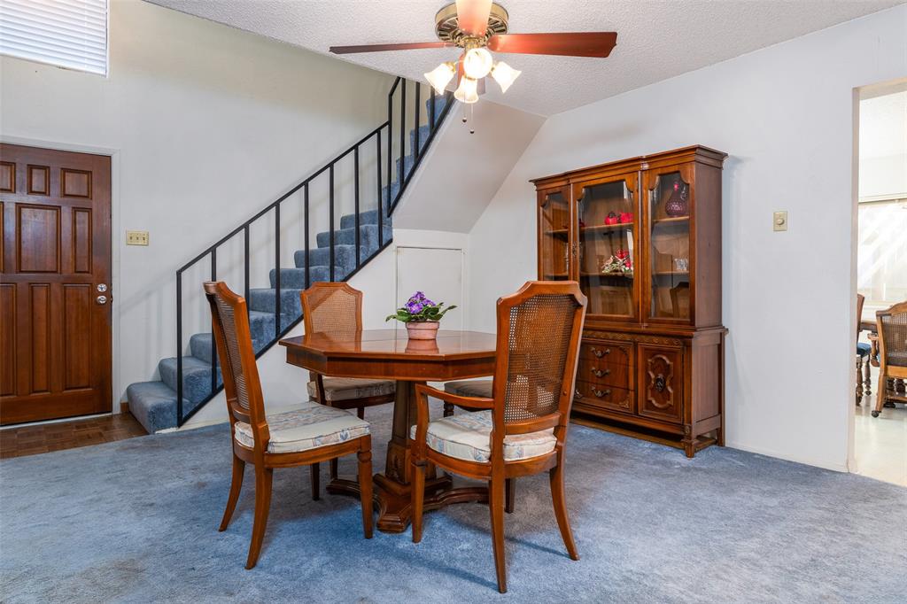1604 Hawthorne Drive