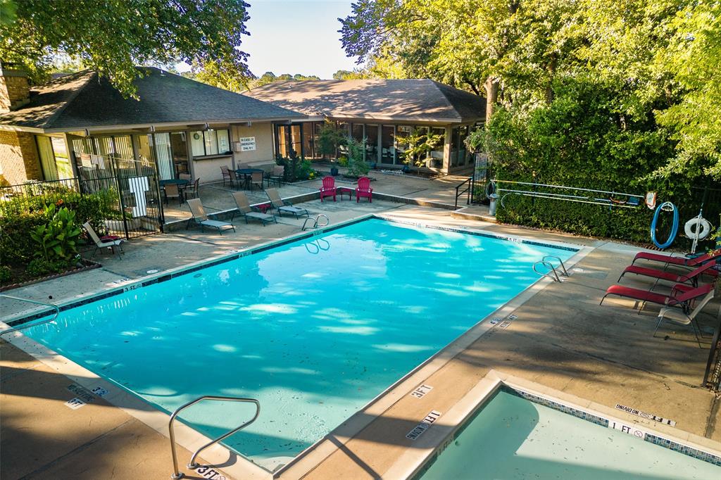 1604 Hawthorne Drive