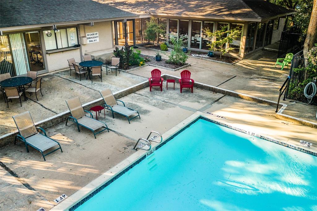 1604 Hawthorne Drive