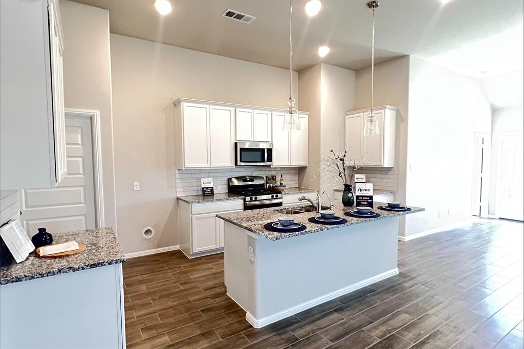 1053 Longbow Lane