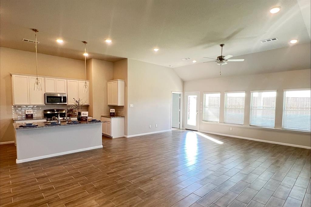 1053 Longbow Lane