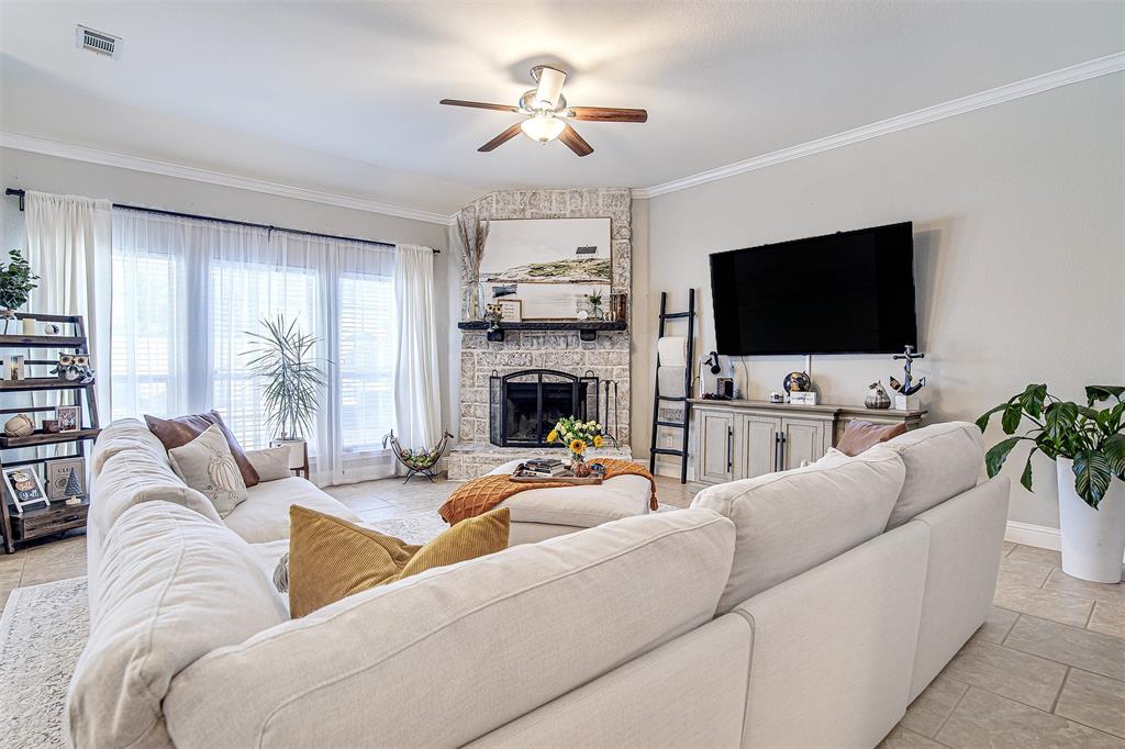 1143 Clairemont Lane